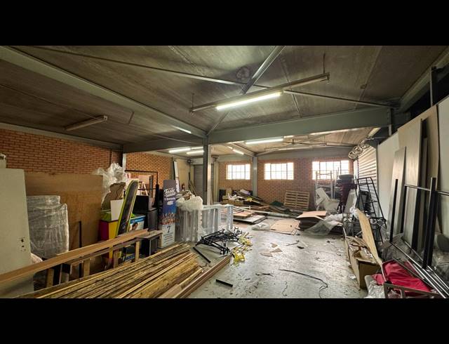 399M² WAREHOUSE TO LET IN EASTGATE